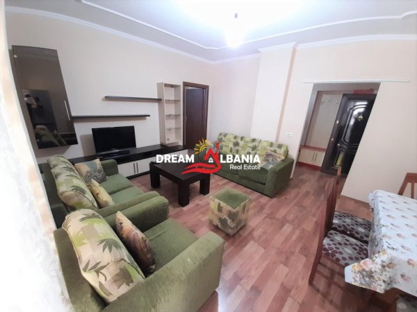 Tirane, jepet me qera apartament 2+1 Kati 3, 105 m² 650 € (ne Don Bosko prane Hotel Ferrari)