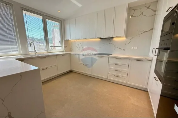 Tirane, shitet Penthouse Kati 5, 276 m² 650.000 € ID: 530291018-833