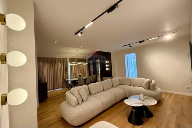Tirane, shitet Penthouse Kati 5, 276 m² 650.000 € ID: 530291018-833
