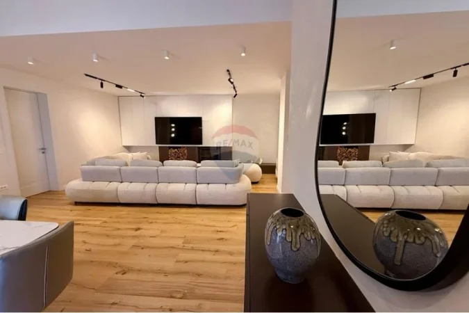 Tirane, shitet Penthouse Kati 5, 276 m² 650.000 € ID: 530291018-833