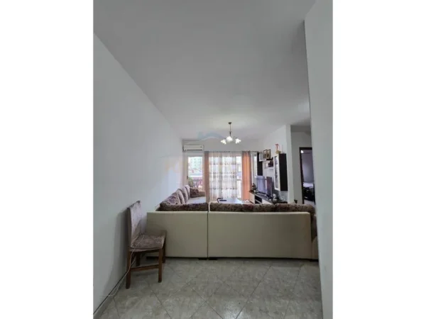 Tirane, shitet apartament 2+1 Kati 2, 85 m² 156.500 € (Fusha e Aviacionit)