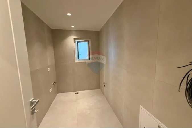 Tirane, shitet Penthouse Kati 5, 276 m² 650.000 € ID: 530291018-833