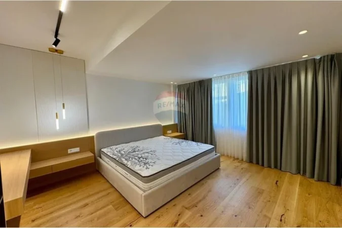 Tirane, shitet Penthouse Kati 5, 276 m² 650.000 € ID: 530291018-833