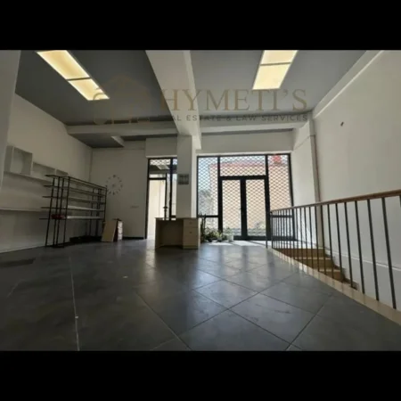 Tirane, shitet ambjent biznesi , 386 m² 350.000 € (Shkolla e Kuqe)