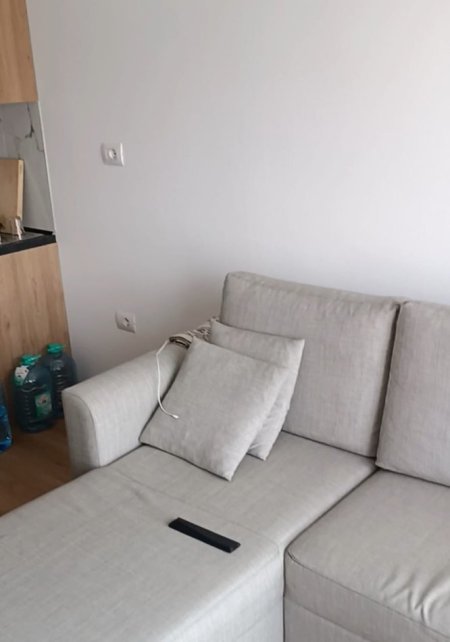 Tirane, jepet me qera apartament 1+1+Ballkon Kati 3, 60 m² 400 € (Ali Demi- Rezidenca Kadiu)