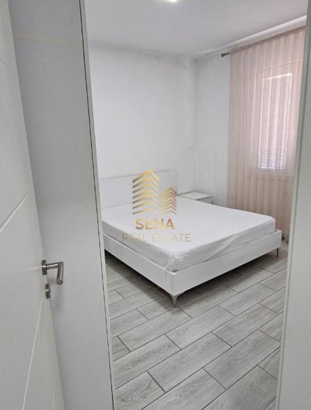 Tirane, jepet me qera apartament 1+1+Ballkon Kati 2, 60 m² 550 € (Rruga e Barrikadave)