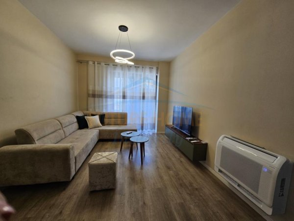 Tirane, jepet me qera apartament 2+1 Kati 2, 94 m² 650 € (Bulevardi i ri)