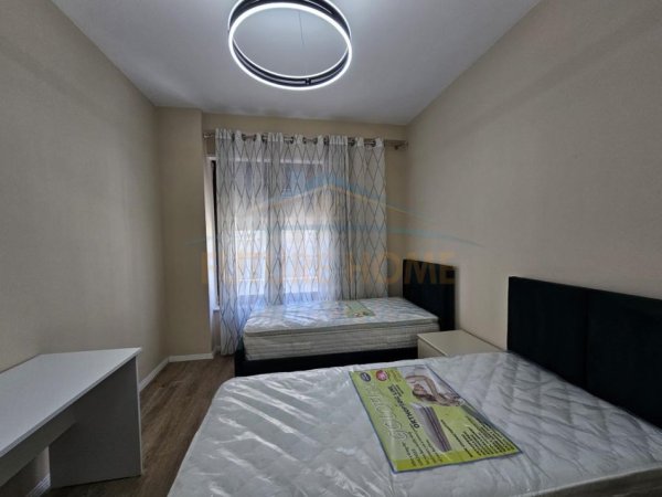 Tirane, jepet me qera apartament 2+1 Kati 2, 94 m² 650 € (Bulevardi i ri)