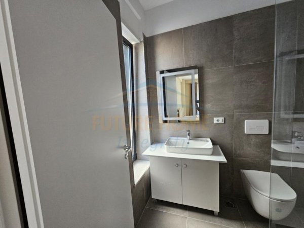 Tirane, jepet me qera apartament 2+1 Kati 2, 94 m² 650 € (Bulevardi i ri)