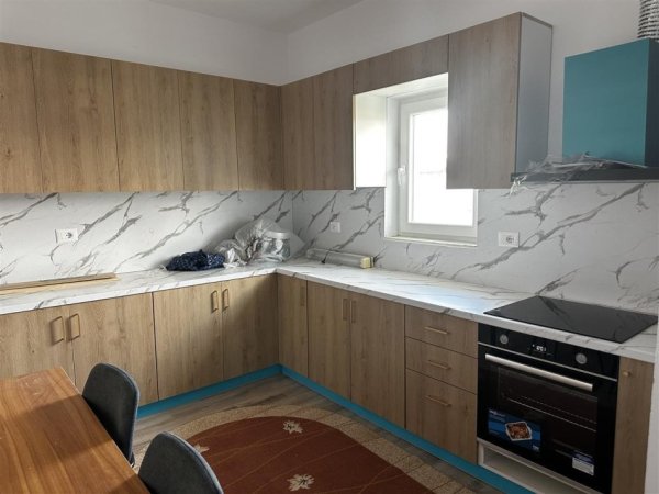 Tirane, jepet me qera apartament 3+1+Ballkon Kati 2, 120 m² 650 € (SELITE)