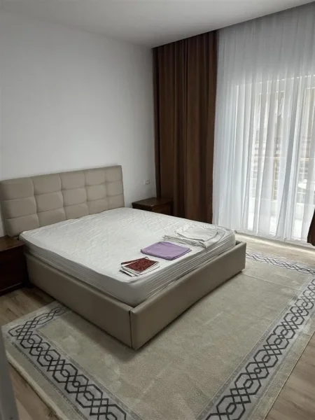 Tirane, jepet me qera apartament 3+1+Ballkon Kati 2, 120 m² 650 € (SELITE)