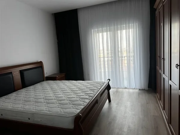 Tirane, jepet me qera apartament 3+1+Ballkon Kati 2, 120 m² 650 € (SELITE)
