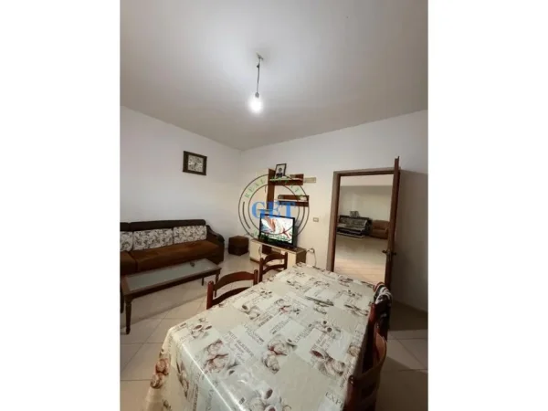 Durres, jepet me qera apartament Kati 1, 130 m² 300 €