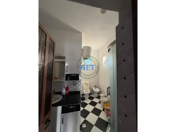 Durres, jepet me qera apartament Kati 1, 130 m² 300 €