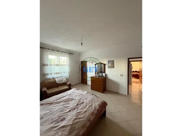 Durres, jepet me qera apartament Kati 1, 130 m² 300 €