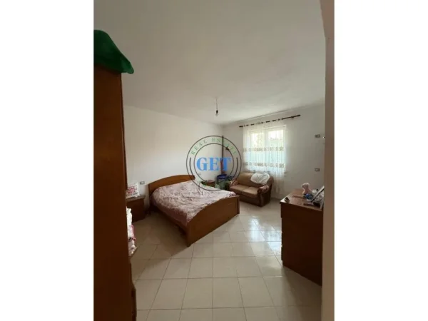 Durres, jepet me qera apartament Kati 1, 130 m² 300 €