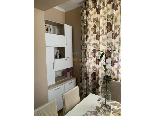 Tirane, jepet me qera apartament 1+1 Kati 3, 51 m² 550 € (Rruga Mine Peza)
