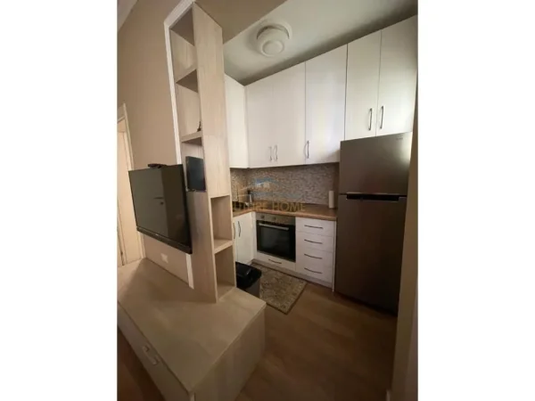 Tirane, jepet me qera apartament 1+1 Kati 3, 51 m² 550 € (Rruga Mine Peza)