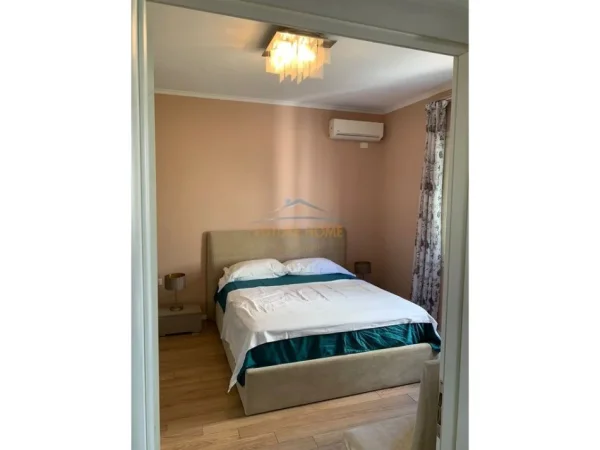 Tirane, jepet me qera apartament 1+1 Kati 3, 51 m² 550 € (Rruga Mine Peza)