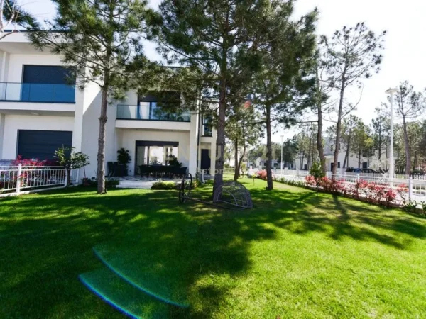 Durres, shitet apartament 2+1+Ballkon Kati 2, 153 m² 775.000 € (Vala Mar Rezidence)