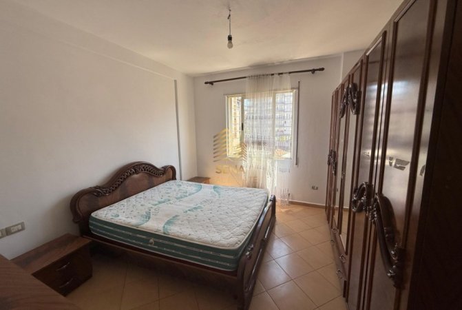 Tirane, jepet me qera apartament 2+1+Ballkon Kati 6, 105 m² 400 € (Prane Restorant Fresku)
