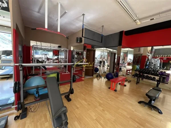 Tirane, shitet ambjent biznesi Kati 0, 120 m² 110.000 € (FRESKU)