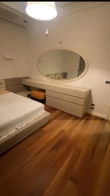 Tirane, jepet me qera apartament 1+1+Ballkon Kati 2, 75 m² 700 € (Shkolla e Kuqe)