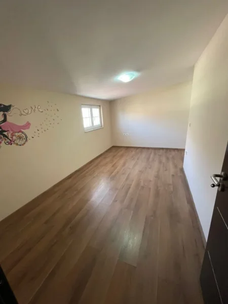 Tirane, shitet Vile 3 Katshe Kati 4, 670 m² 850.000 € (Akacia Hills, TEG)