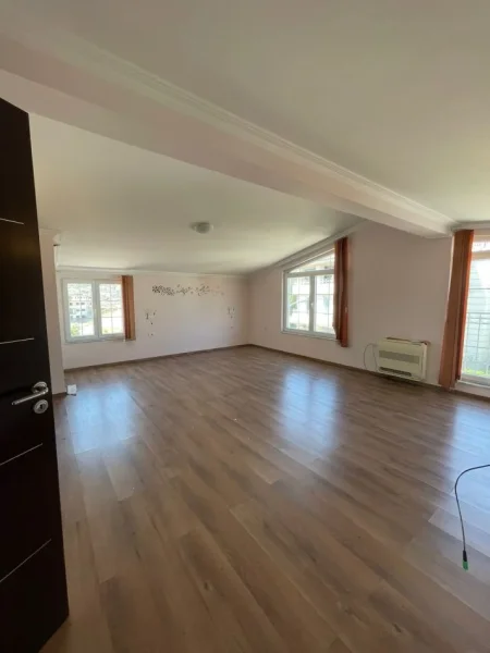 Tirane, shitet Vile 3 Katshe Kati 4, 670 m² 850.000 € (Akacia Hills, TEG)