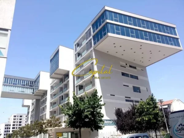 Tirane, jepet me qera zyre Kati 2, 100 m² 1.000 € (KOMPLEKSI KIKA 2)