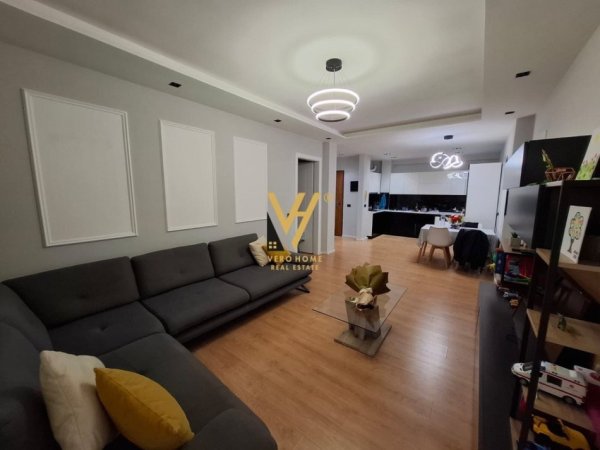 Tirane, jepet me qera apartament 2+1+Aneks+Ballkon Kati 2, 115 m² 800 € (KOPSHTI BOTANIK)