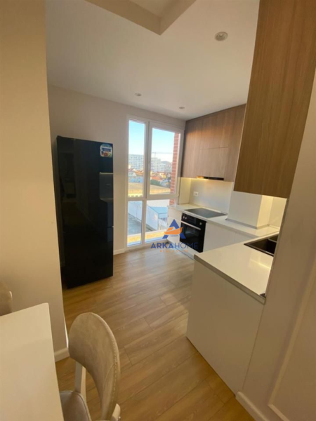 Tirane, jepet me qera apartament 1+1+Ballkon Kati 4, 60 m² 550 € (ISH FUSHA E AVICAIONIT)