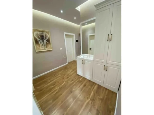 Shqiperi, shitet apartament 1+1 Kati 5, 117 m² 248.000 € 