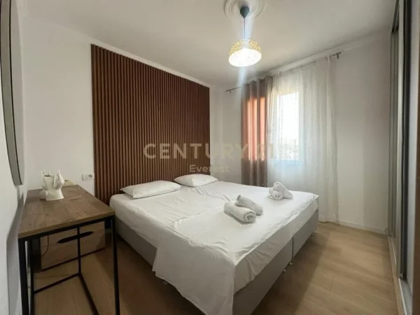 Tirane, jepet me qera apartament 1+1 Kati 4, 50 m² 650 € 