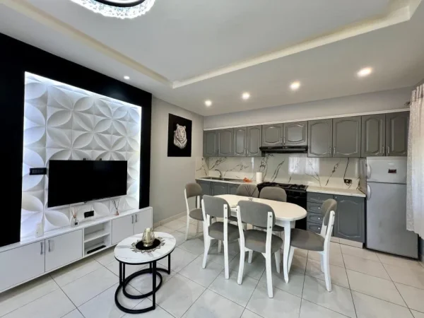 Tirane, jepet me qera Vile 1+1+Ballkon Kati 1, 90 m² 750 € (LAPRAKE)