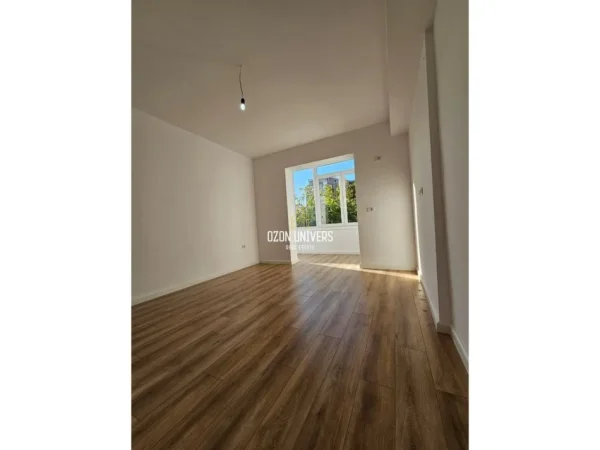 Tirane, shitet apartament 1+1+Ballkon Kati 5, 48 m² 133.000 € (Rruga e Kavajës)
