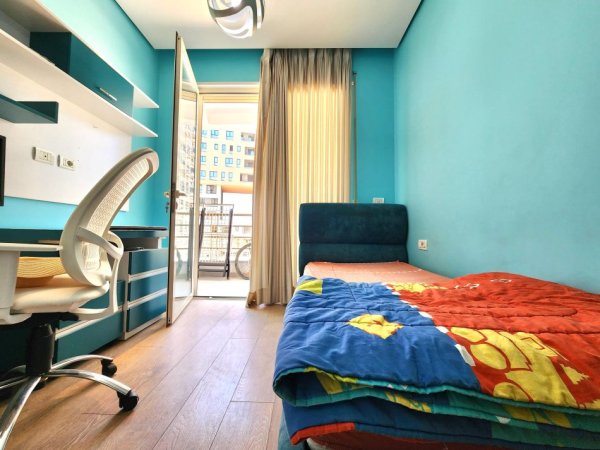JEPET ME QIRA – ULTRA APARTAMENT 3+1+2WC + GARDEROBË + 3 BALLKONE + POST PARKIMI - 📍 Lokacion Premium – Rruga Karl Gega, vetëm 1 minutë nga Stacioni i Trenit & Mulliri i Vjetër