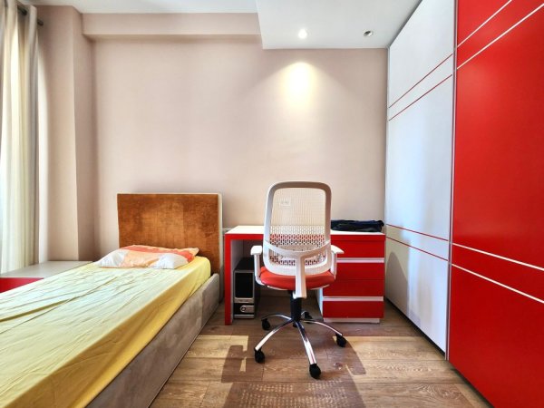 JEPET ME QIRA – ULTRA APARTAMENT 3+1+2WC + GARDEROBË + 3 BALLKONE + POST PARKIMI - 📍 Lokacion Premium – Rruga Karl Gega, vetëm 1 minutë nga Stacioni i Trenit & Mulliri i Vjetër