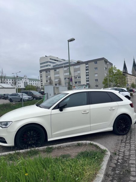 Lezhe, shes makine Audi A3 Nafte, e bardhë automatik Kondicioner 272.000 km 8.700 €