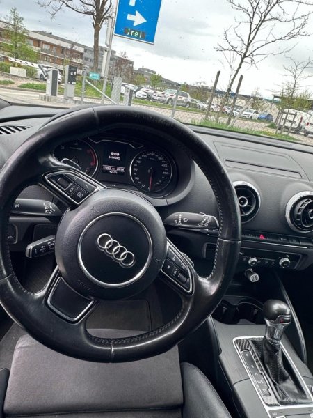 Lezhe, shes makine Audi A3 Nafte, e bardhë automatik Kondicioner 272.000 km 8.700 €