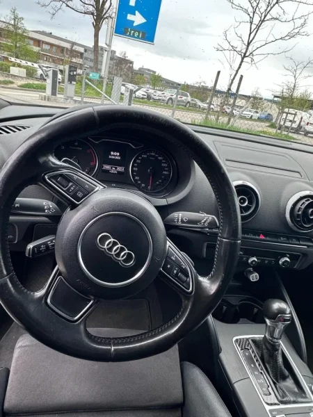Lezhe, shes makine Audi A3 Nafte, e bardhë automatik Kondicioner 272.000 km 8.700 €