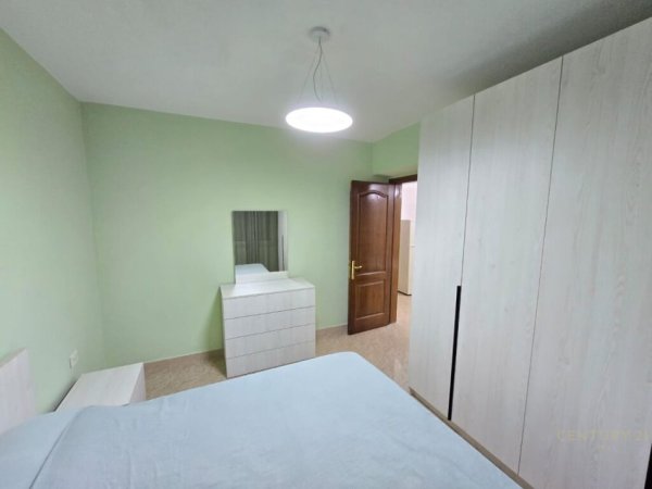 Tirane, jepet me qera apartament 1+1 Kati 1, 44 m² 500 € (Posta Qendrore)