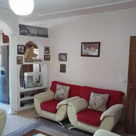 Tirane, shes apartament 2+1 Kati 7, 126 m² 239.400 € (komuna  e parisit)