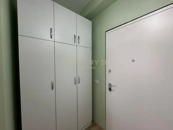 Tirane, jepet me qera apartament 1+1 Kati 3, 70 m² 700 € (Toptani)