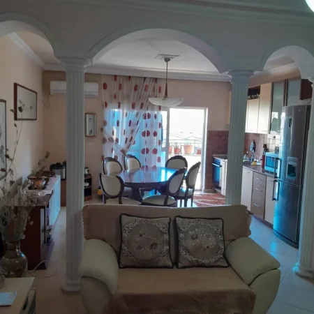 Tirane, shes apartament 2+1 Kati 7, 126 m² 239.400 € (komuna  e parisit)