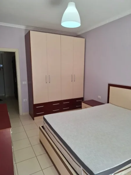 Tirane, jepet me qera apartament 1+1 Kati 3, 70 m² 400 € (Astir)