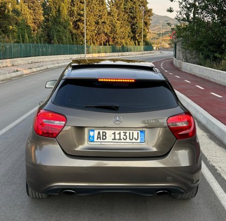 Elbasan, shitet makine Mercedez Benz A Class Nafte, bezhë automatik Klima 185.000 km 10.800 €