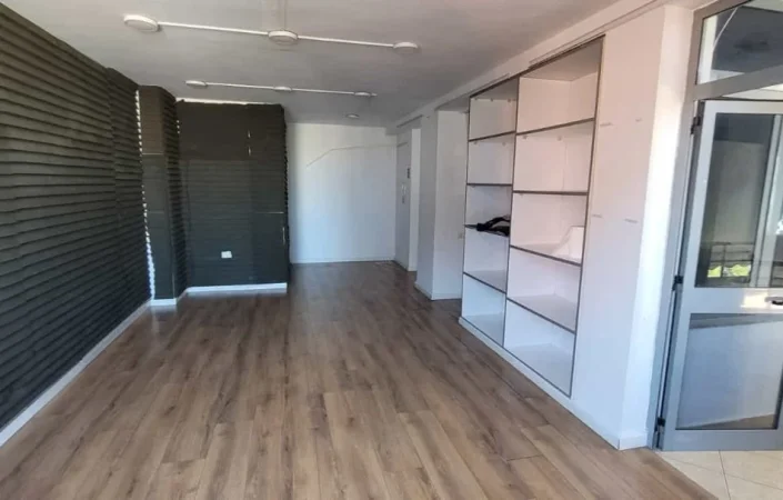 Tirane, jepet me qera 2+1+Ballkon Kati 8, 1.100 € 