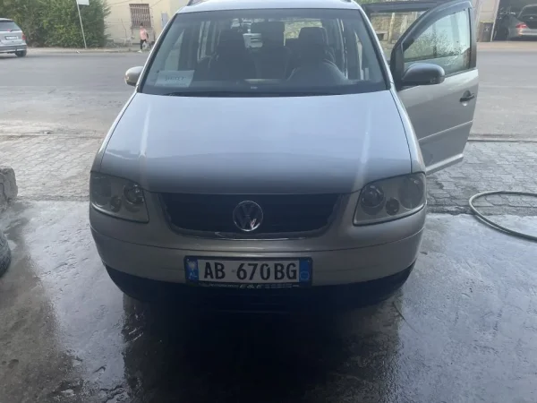 Korce, shitet makine Nafte, gri metalizato manuale 250.000 km 4.100 €