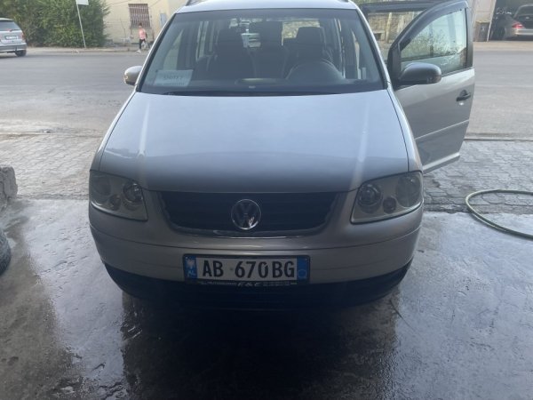 Korce, shitet makine Nafte, gri metalizato manuale 250.000 km 4.100 €